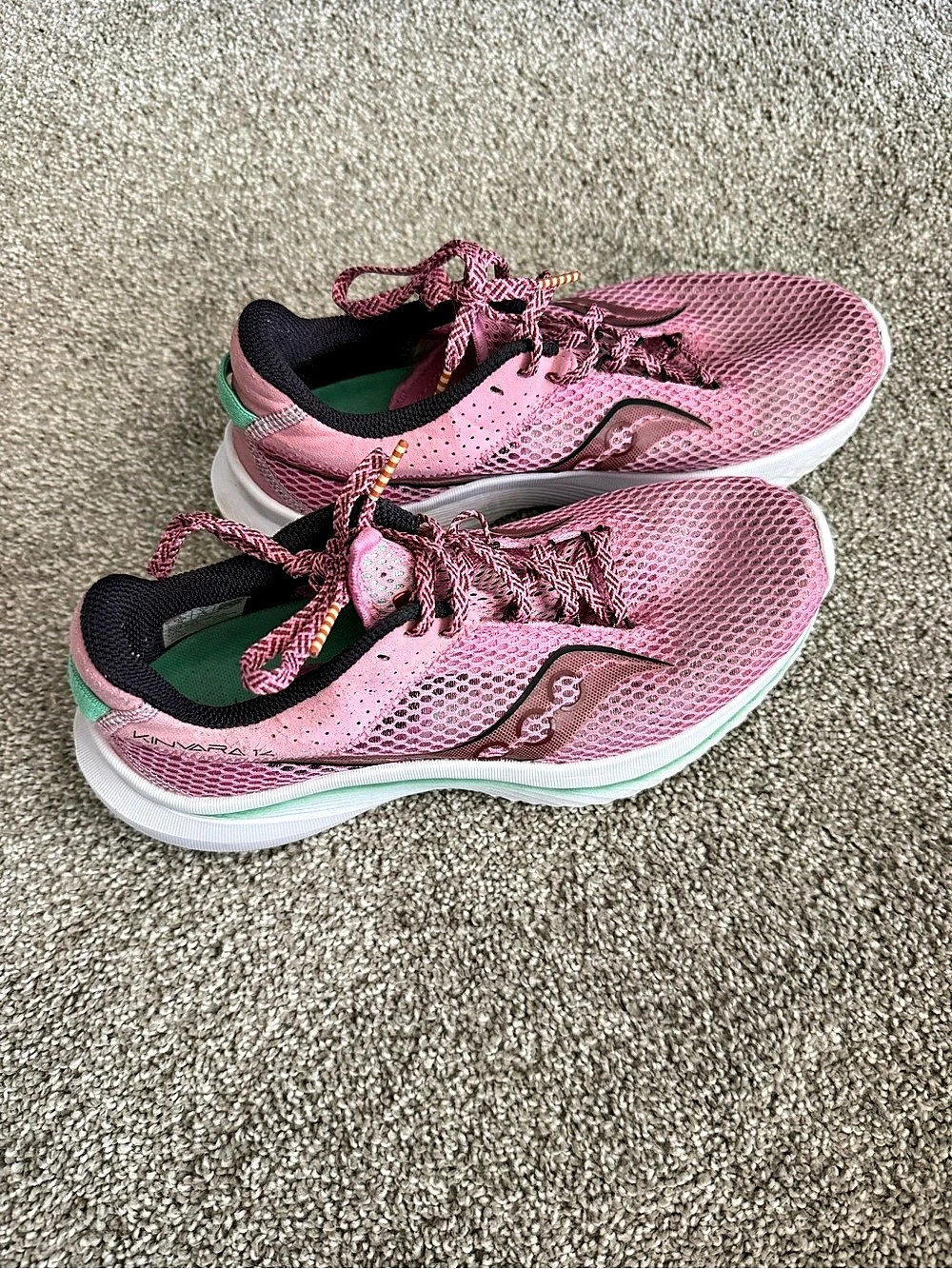 Saucony Kinvara 14 Peony Sprig Athletic Shoes Pink & Green US 8